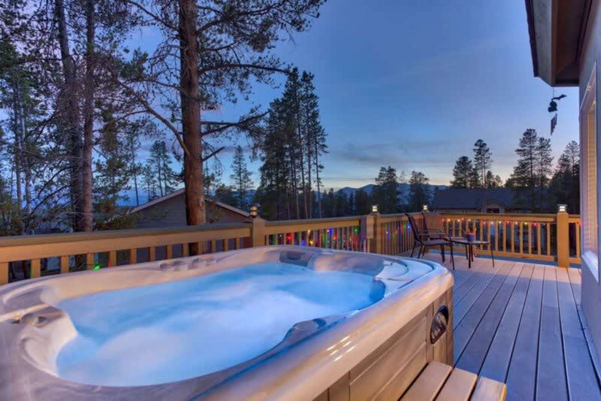 【Private Hot Tub】 Mountain views while you soak — always ready
