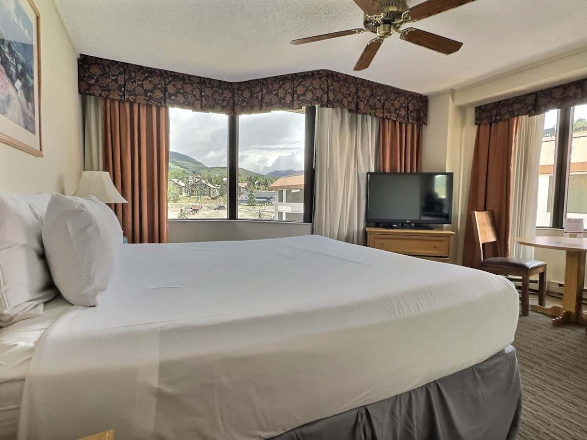 King bed room | Listed by @booktraverse
