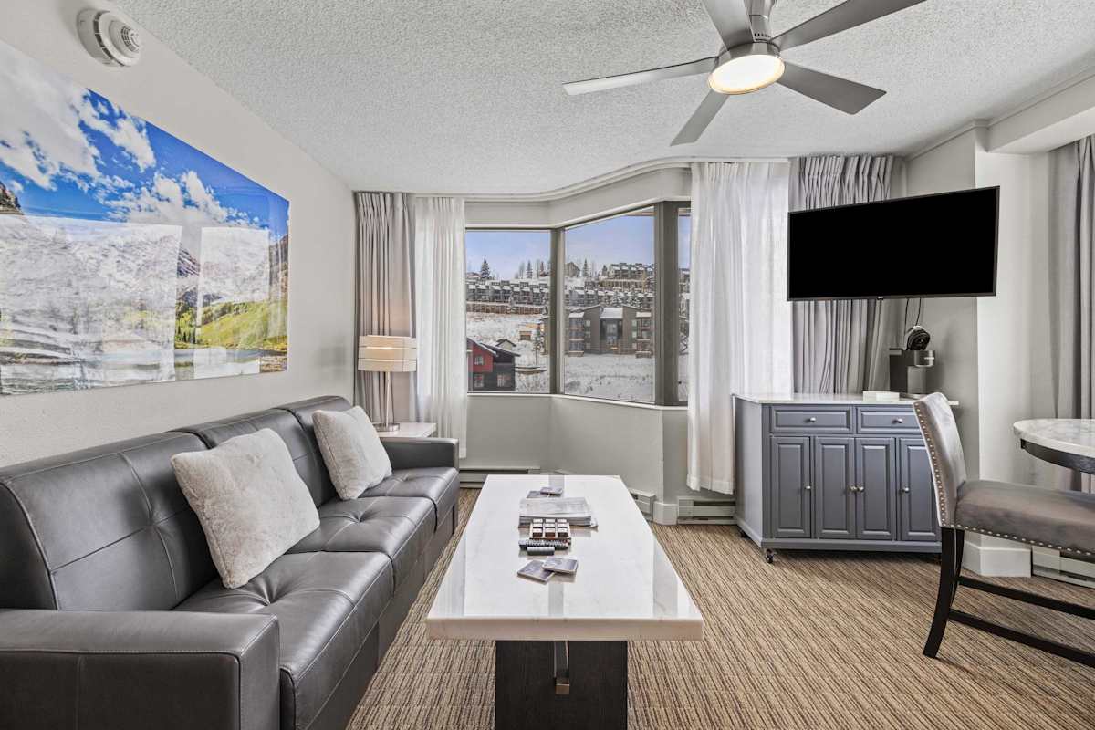 【Remodeled Studio】Newly updated with all-new furniture — a bright, quiet corner unit
