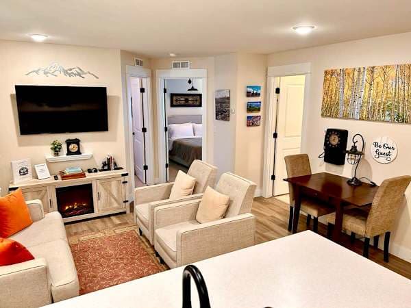 living/dining area