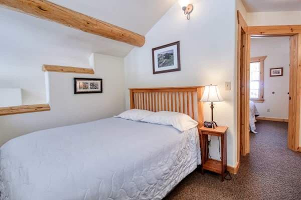 Queen Bedroom Loft- 2 Beds