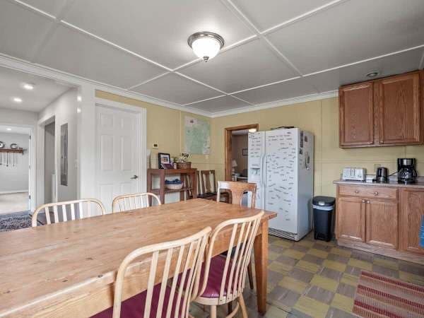 【Kitchen】Roomy and stocked — cook for the group, no restaurant lines