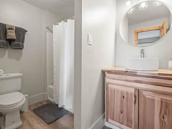 【Private Bath】En-suite and yours alone — towels included