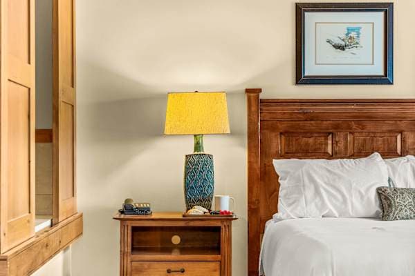 【King Room】A comfortable King bed — guests call it super comfy