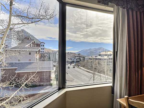 【The View】Wake up to Mt. Crested Butte right out your window