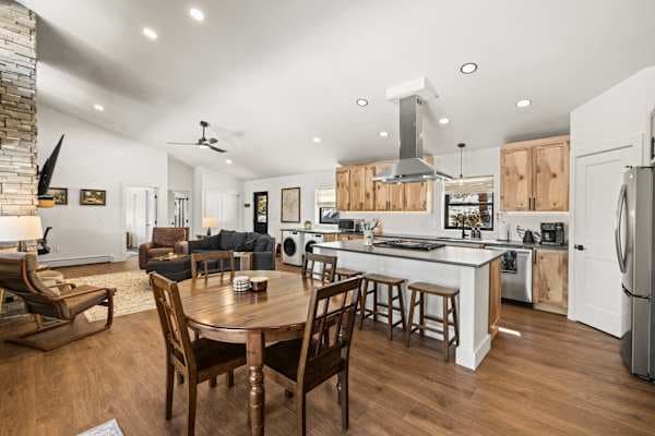 Dining/Kitchen