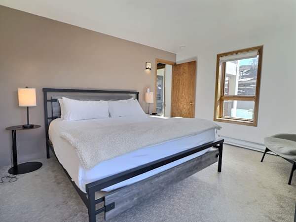【Bedroom 1 — Primary King】King + en-suite full bath — first parents’ pick