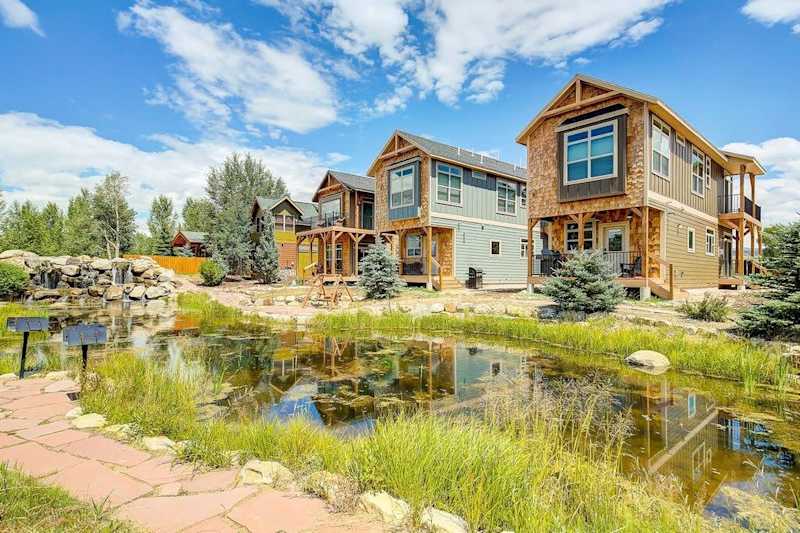 Edgewater Cabin on the Fraser River