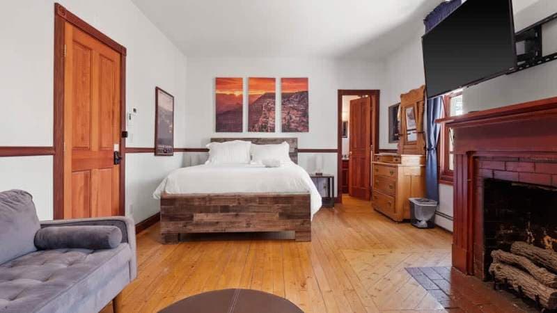 Mountain Hideaway — Grand Canyon Suite, Leadville