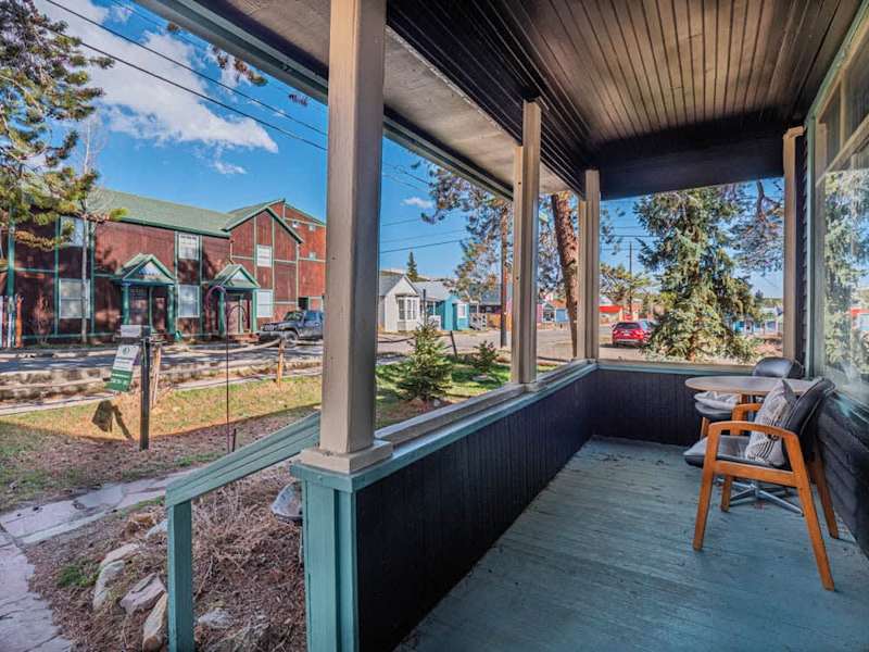 Mountain Hideaway — Hot Tub | Sauna | 1Gbps WiFi | 9BR Sleeps 18 + Pets