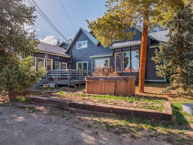 Mountain Hideaway — Hot Tub | Sauna | 1Gbps WiFi | 9BR Sleeps 18 + Pets