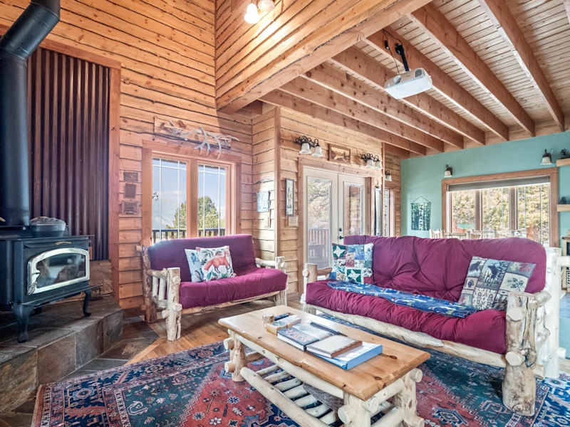 3BR Cabin Escape w/ Deck Twin Lakes Mountain View