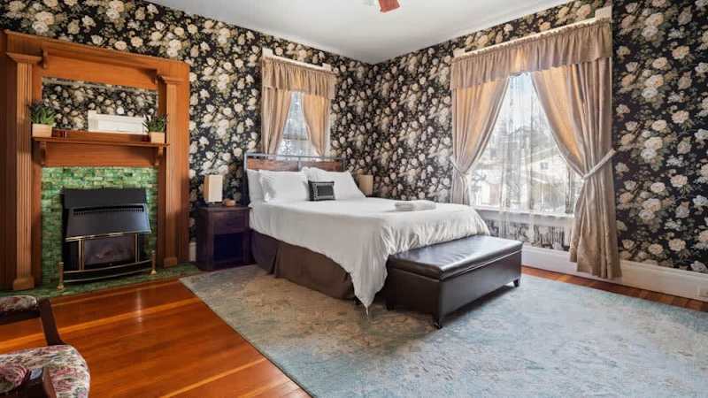 Governor's Mansion Main Unit — Leadville 4BR