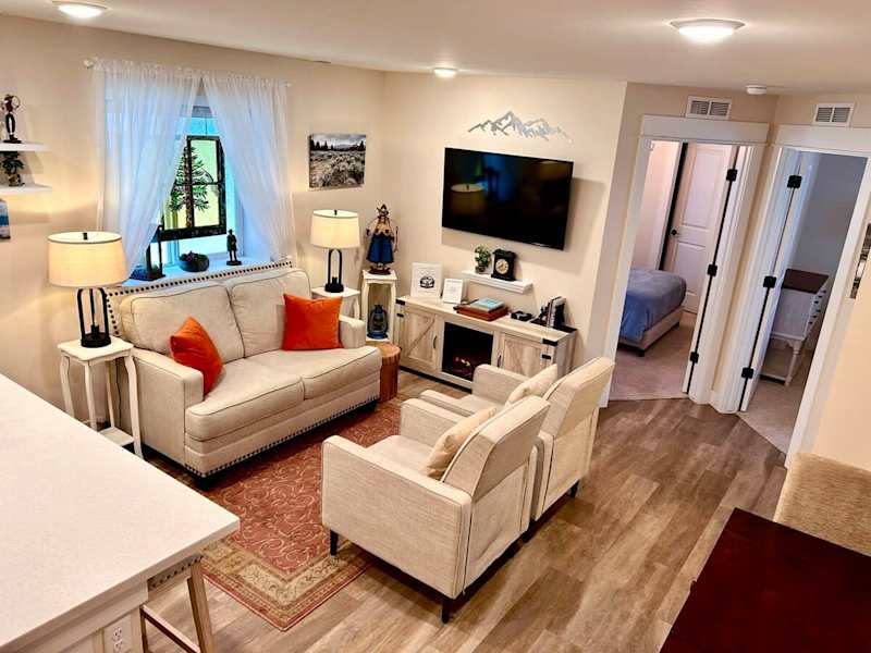 2BR Mountain Retreat - Near Mineral Trail, Balcony