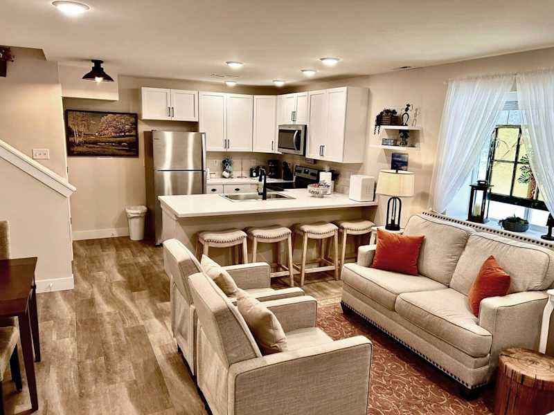 2BR Mountain Retreat - Near Mineral Trail, Balcony