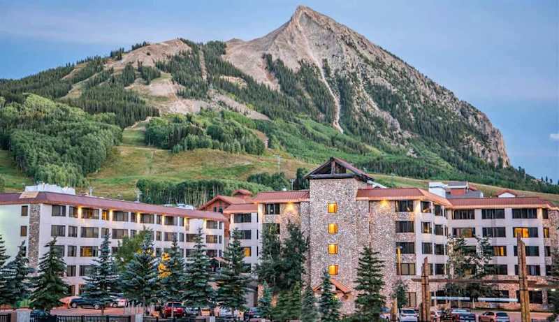Pet-Friendly | Walk to Lifts | Pool & Hot Tub