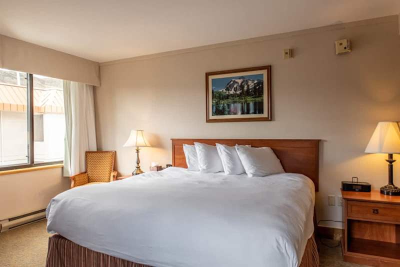 True 1BR | Walk to Lifts | Hot Tub | Dogs OK