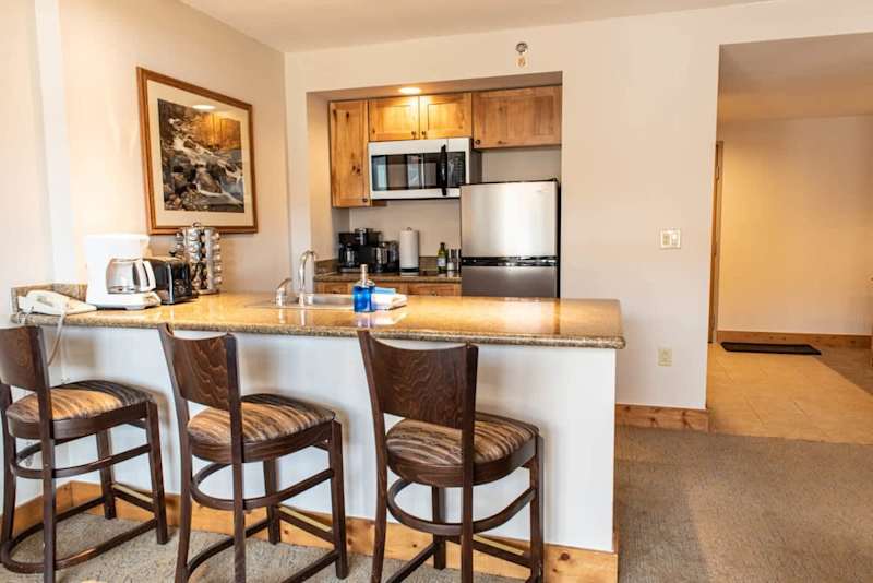 True 1BR | Walk to Lifts | Hot Tub | Dogs OK