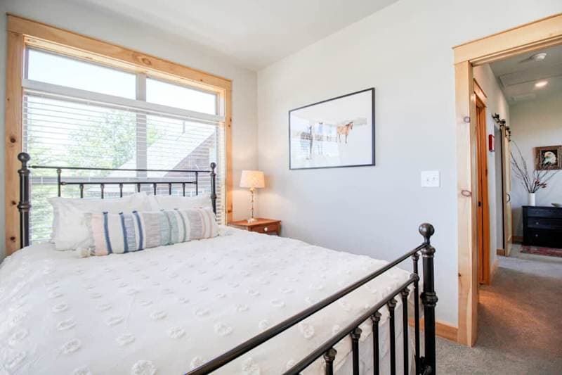 Edgewater 106 Riverfront Cabin