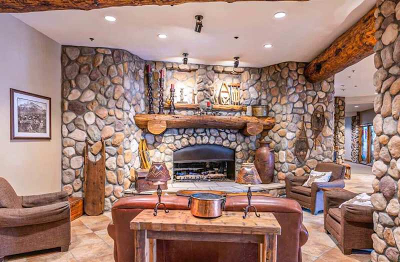 Accessible & Pet-Friendly | Walk to Lifts | Pool