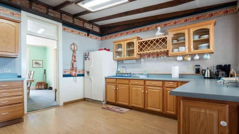4BR Victorian - Hot Tub - Sauna - Sleeps 10!