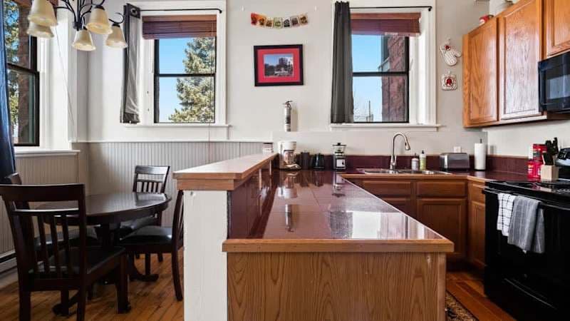 Papa's Place — Historic 1BR Unit in Downtown Leadville
