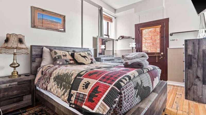 Papa's Place — Historic 1BR Unit in Downtown Leadville