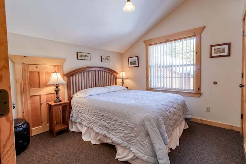 2BR w/ Loft - Fireplace, BBQ, Horseshoe Pit