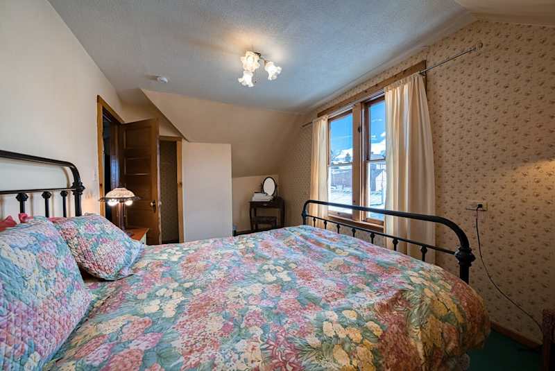 Josephine — Restored Leadville 4BR Victorian