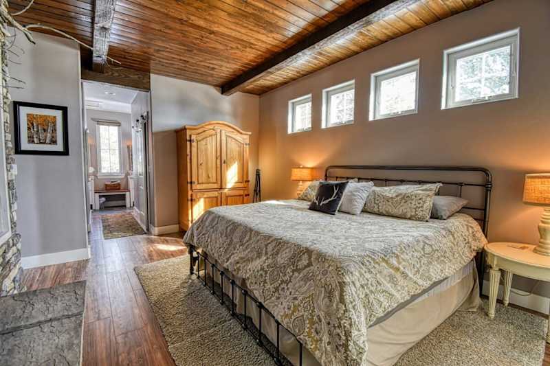 Mountain-View Cabin w/ Fireplace & Deck