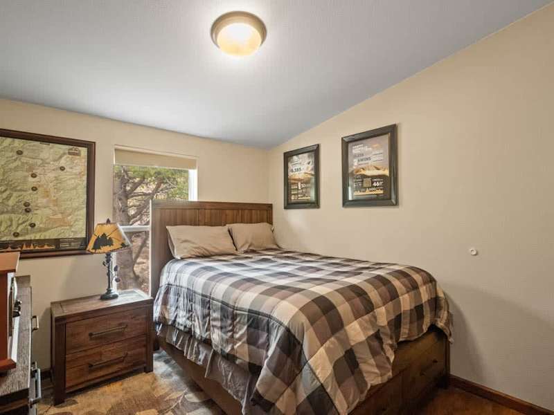 3BR Mountain View - Covered Patio - Pet Friendly