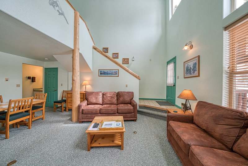 The Giddy Betsy — 3BR Cabin + Loft near Mt. Elbert