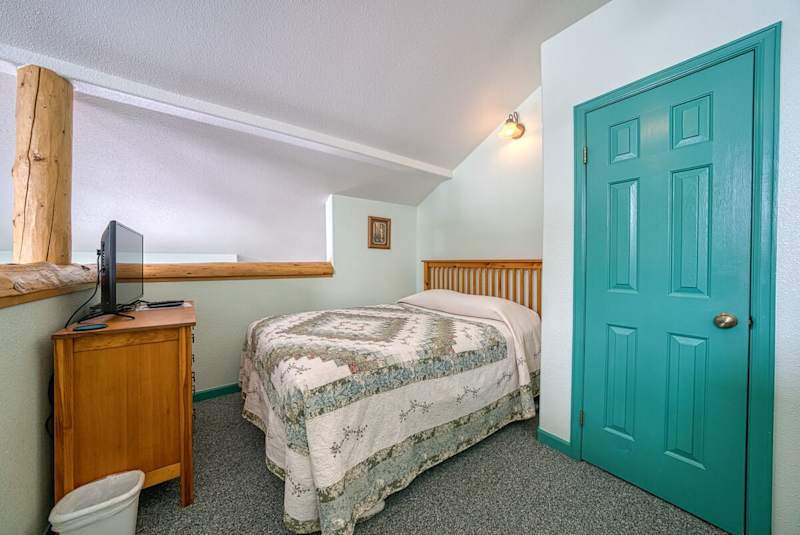 The Giddy Betsy — 3BR Cabin + Loft near Mt. Elbert