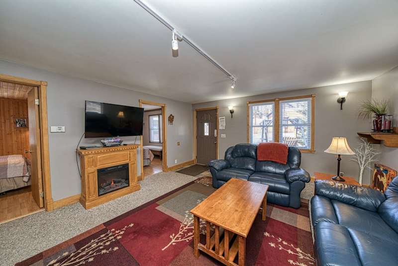 4BR - Pet Friendly, Near Cooper Mountain - 9 Guest