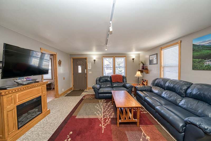 4BR - Pet Friendly, Near Cooper Mountain - 9 Guest