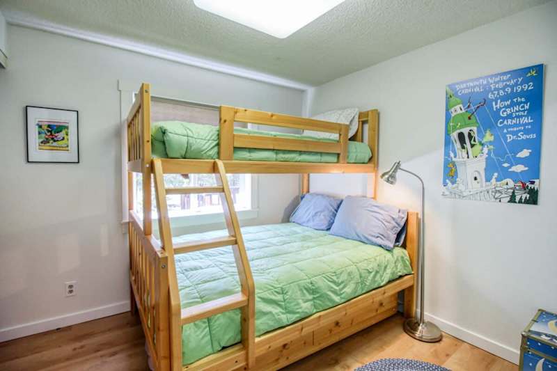 3BR Cozy Cabin - Tranquil Forest - Pet Friendly