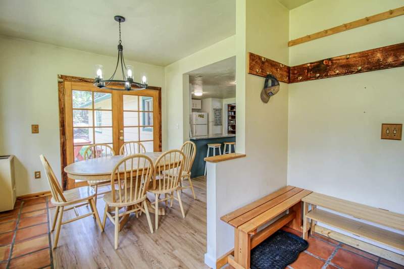 3BR Cozy Cabin - Tranquil Forest - Pet Friendly