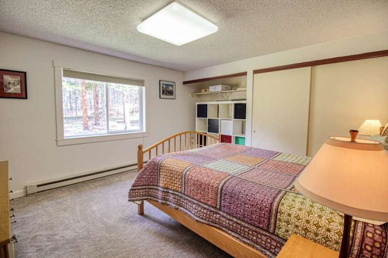 3BR Cozy Cabin - Tranquil Forest - Pet Friendly