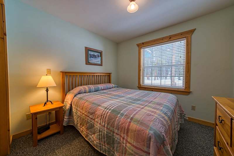 1BR w/ Loft Cabin: Fireplace & Mountain View