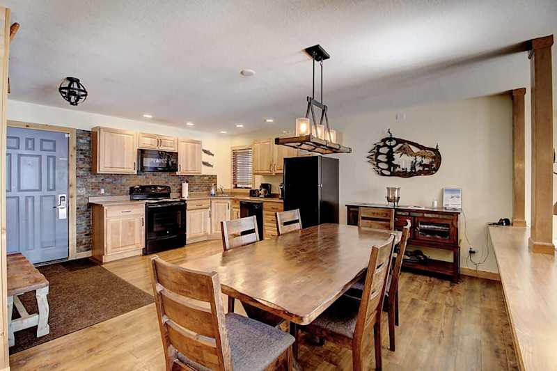 Mountainside 95 - Ski-In/Ski-Out, Private Hot Tub
