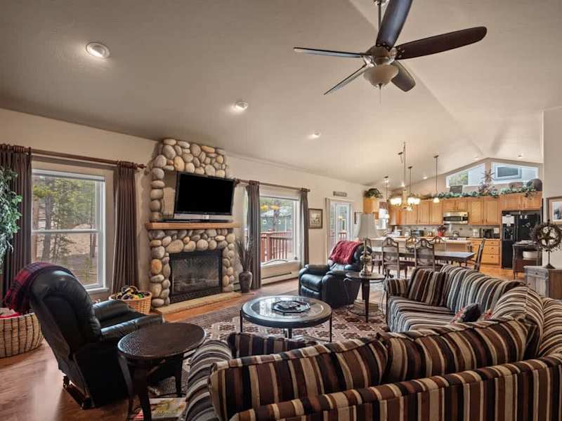Lily Stargazer — Leadville 4BR Home with Game Room
