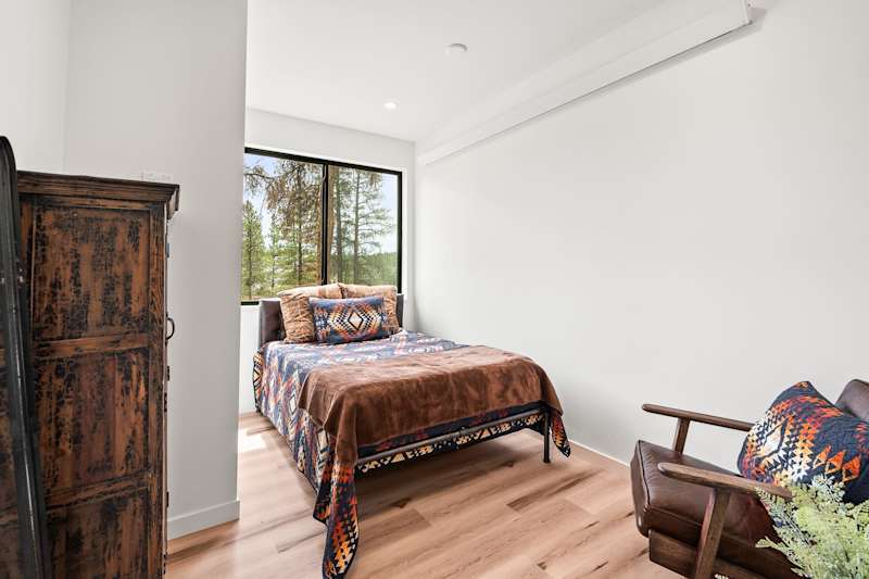 2BR Mountain View Retreat - Near Twin Lakes