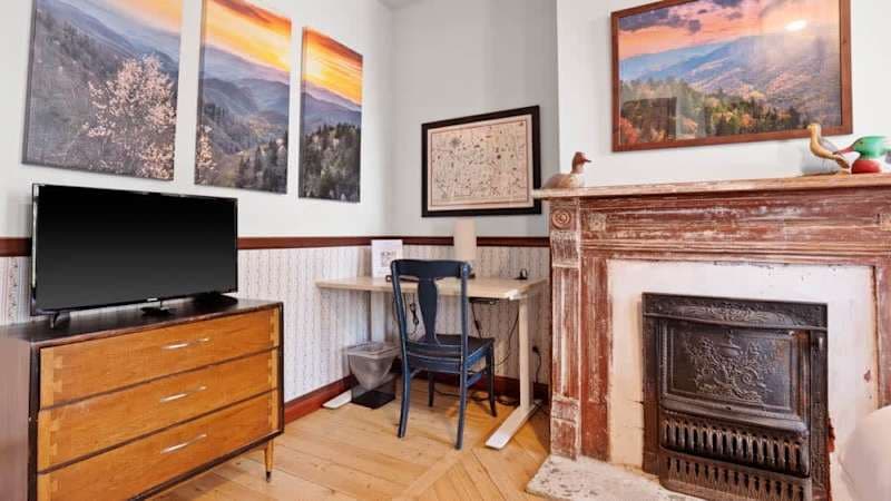 Mountain Hideaway — Smoky Mountain Suite, Leadville