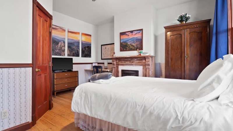 Mountain Hideaway — Smoky Mountain Suite, Leadville