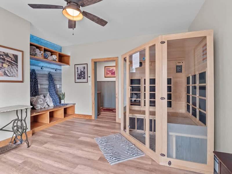 Mountain Hideaway — Yellowstone Suite, Leadville