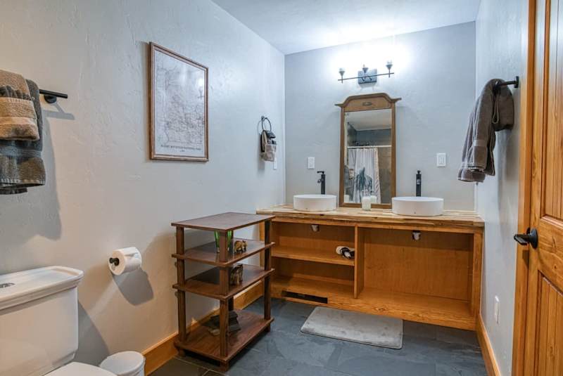 Mountain Hideaway — Rocky Mountain Suite, Leadville