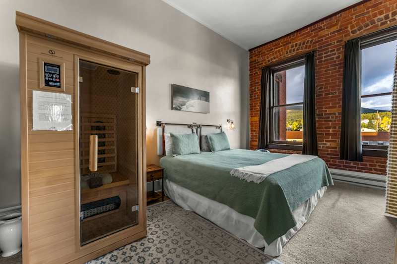 Old St. Vincent's 303 — Sauna | 14ft Loft | Mtn Views | Walk Downtown