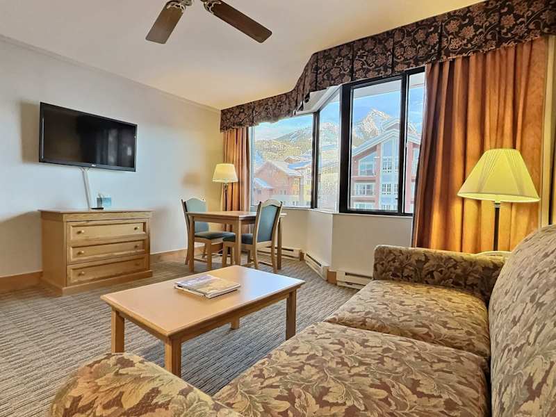 Grand Lodge 565 — Crested Butte Studio, Pool & Hot Tub