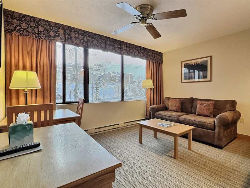 Accessible & Pet-Friendly | Walk to Lifts | Pool