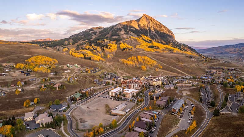 Accessible & Pet-Friendly | Walk to Lifts | Pool